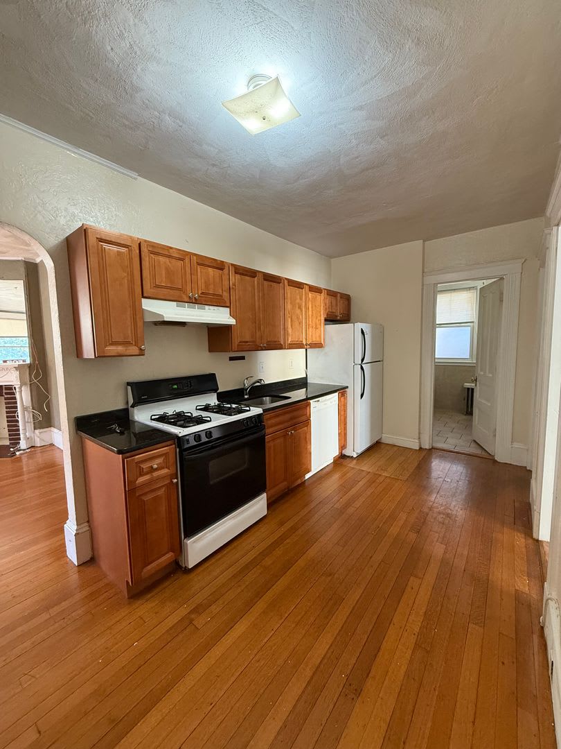 Huge, Renovated Brighton 4 Bed/2 Bath on Strathmore Rd. Avail Now, NO BROKER FEE