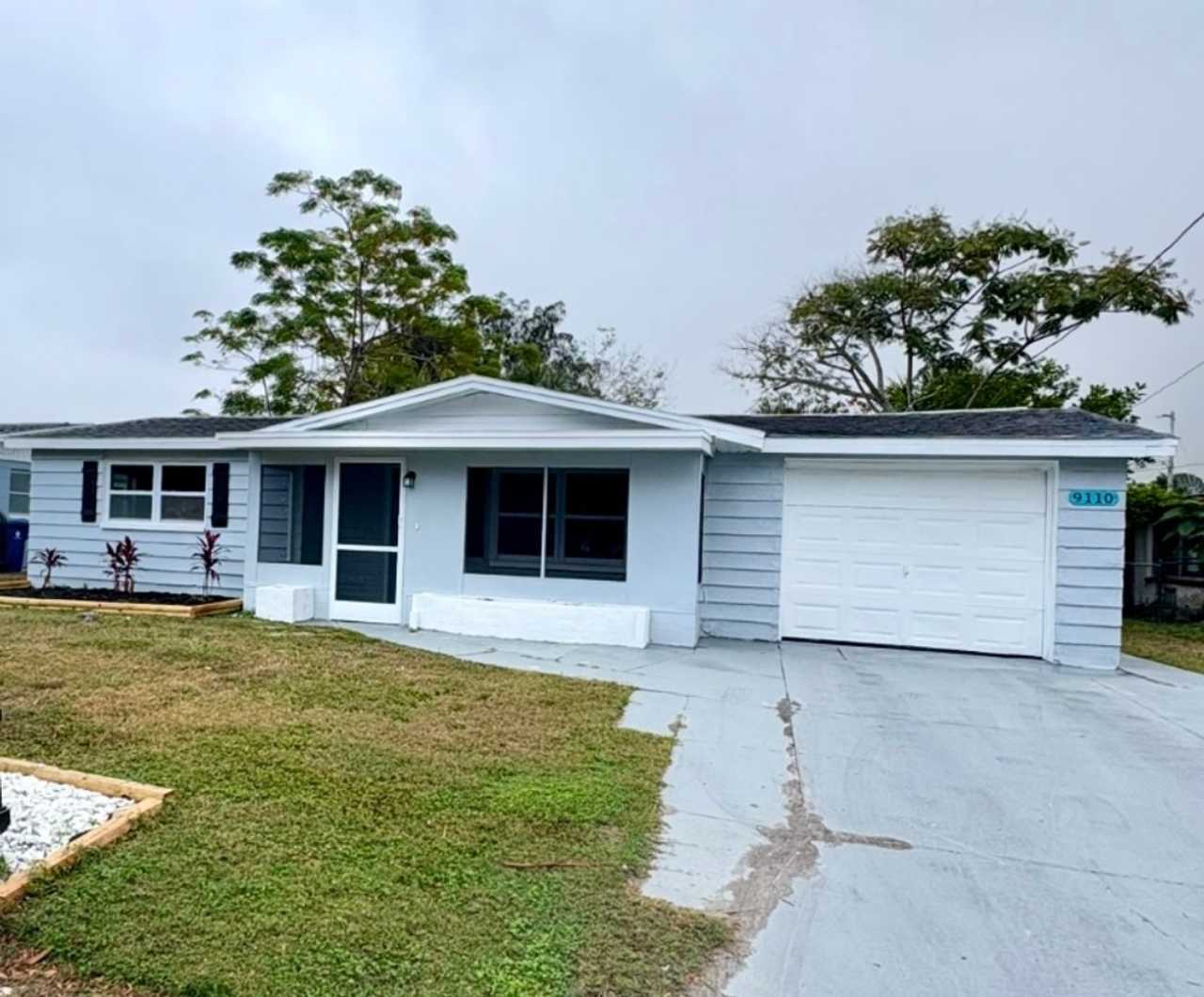 Fully Remodeled 3bed/2bath Home with Bonus Room  Modern Upgrades