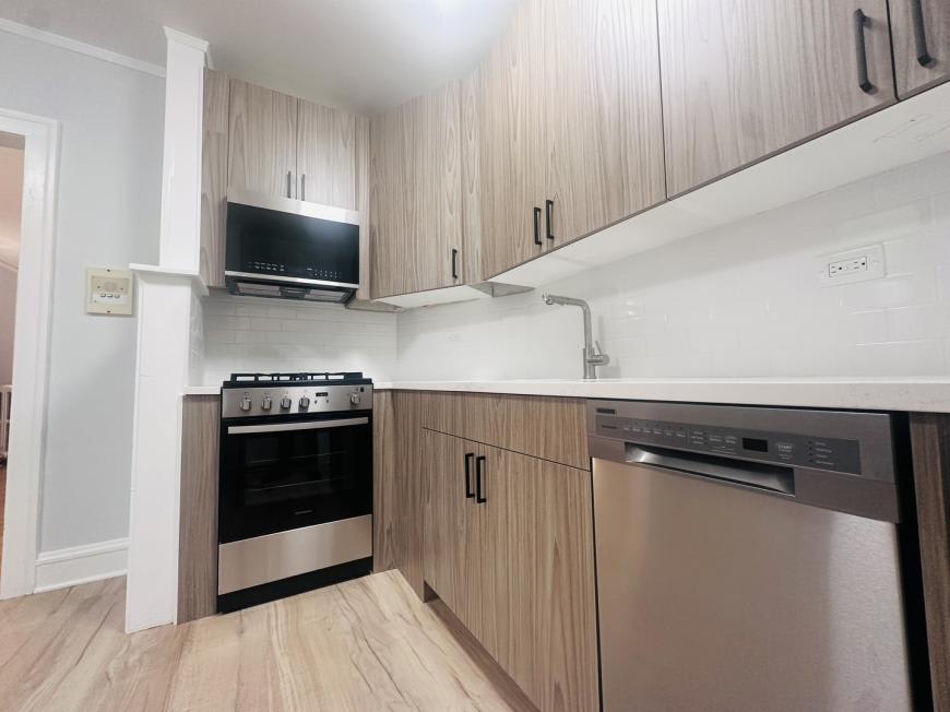 5064 N Wolcott Avenue