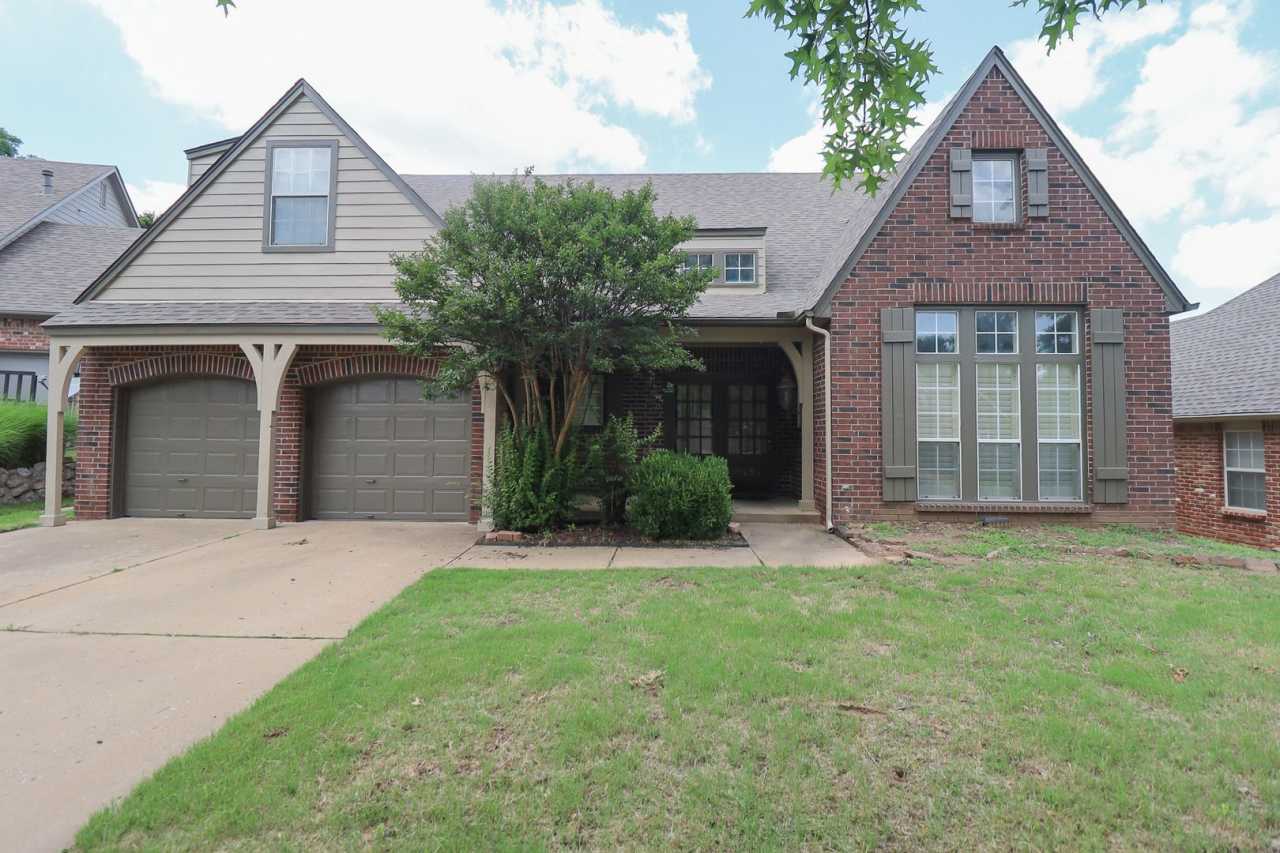Huge, Gorgeous South Tulsa home ready for move in 05/15/2025