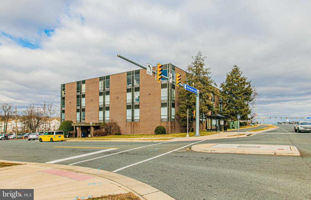 14904 RICHMOND Highway unit: 310