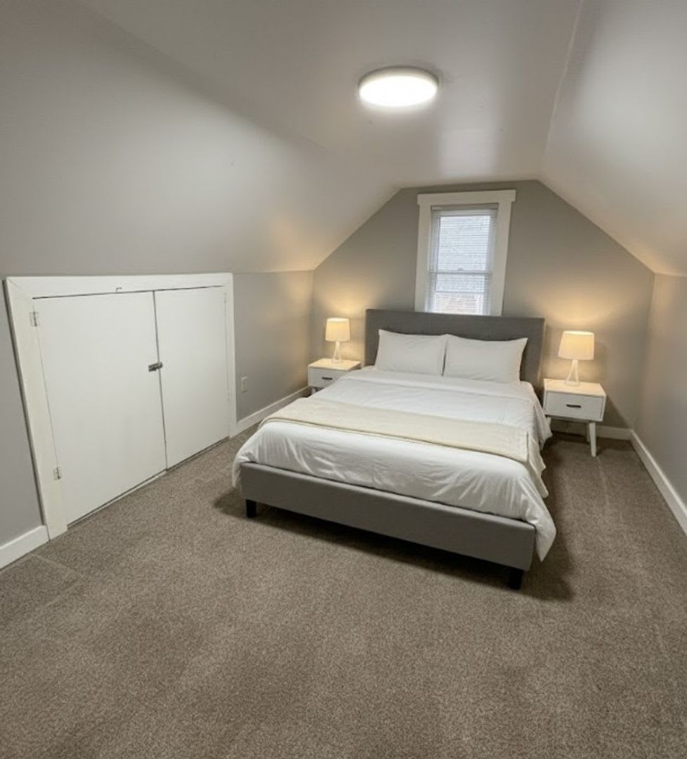 2-Bed, 1-Bath House for Rent!