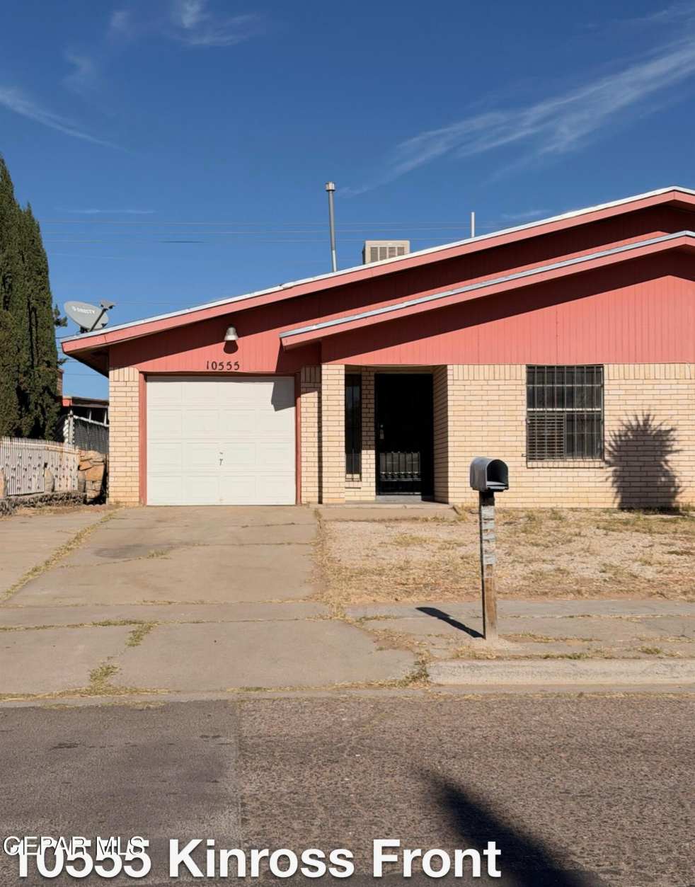 10555 KINROSS Avenue