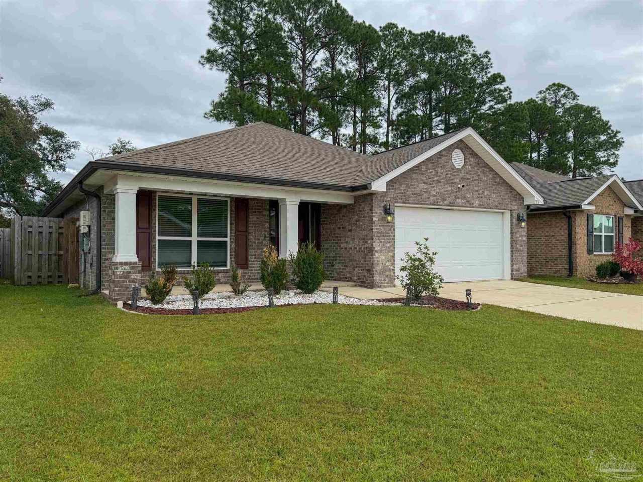 7836 Lakeside Oaks Dr