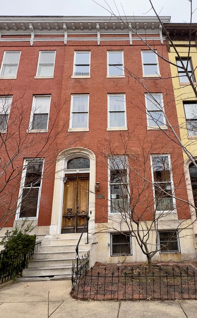 Charming 2 Bedroom/2 Bathroom Apartment in Bolton Hill, MD!