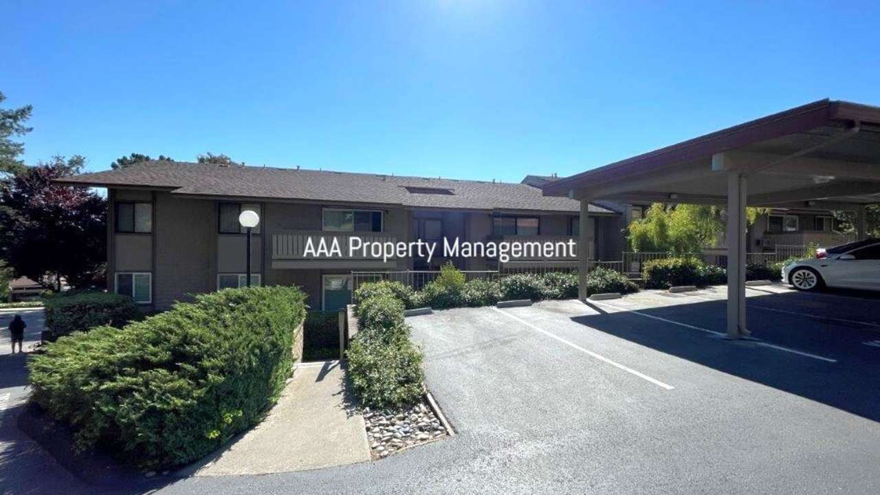 Walnut Creek! Beautiful remodeled 1 bedroom 1 bath location near John Muir Hospital and Heather Farms Park!