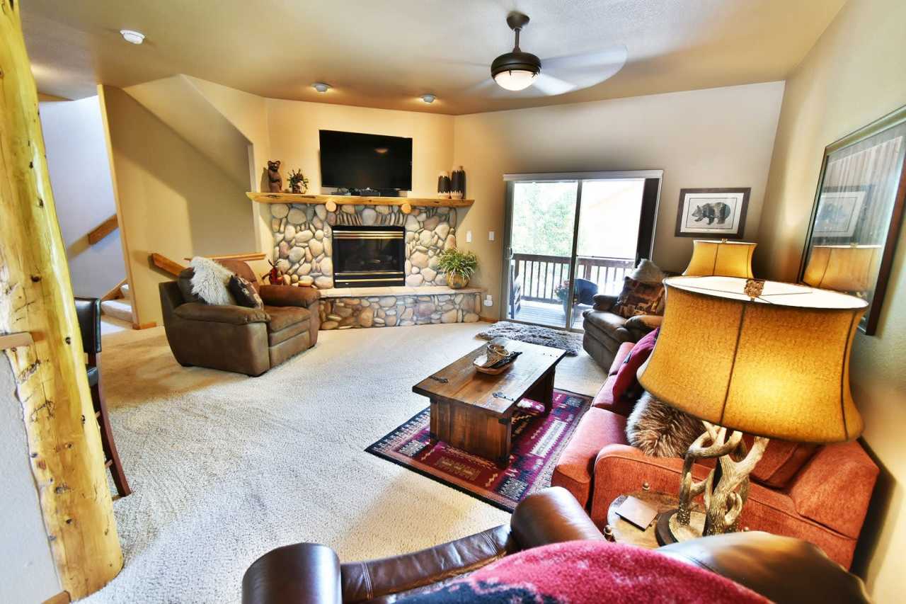 Summer Rental - 33 Skyline Drive