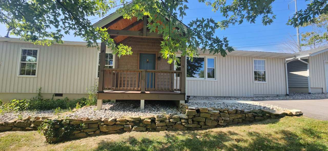 Right in the heart of Crossville *Complete remodel* Available for 1 year lease 3 bedroom, 2 bath + bonus room