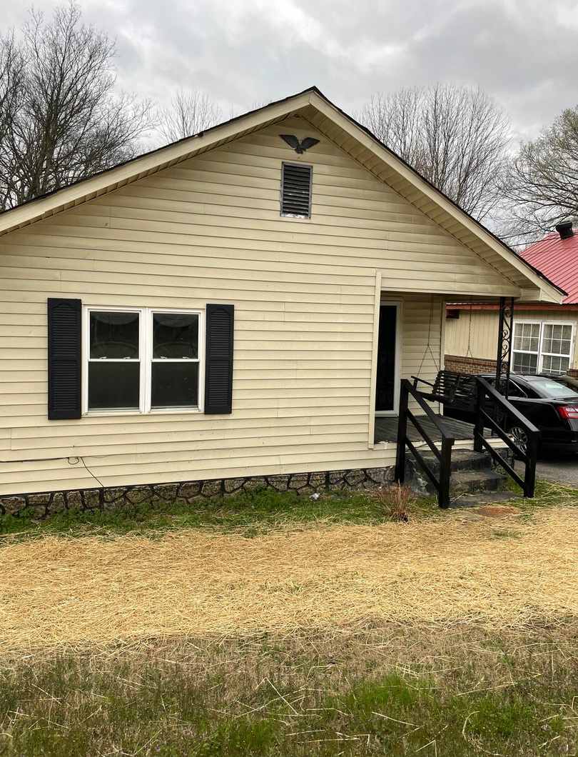 Spacious 4 Bedroom/2 Bath Home