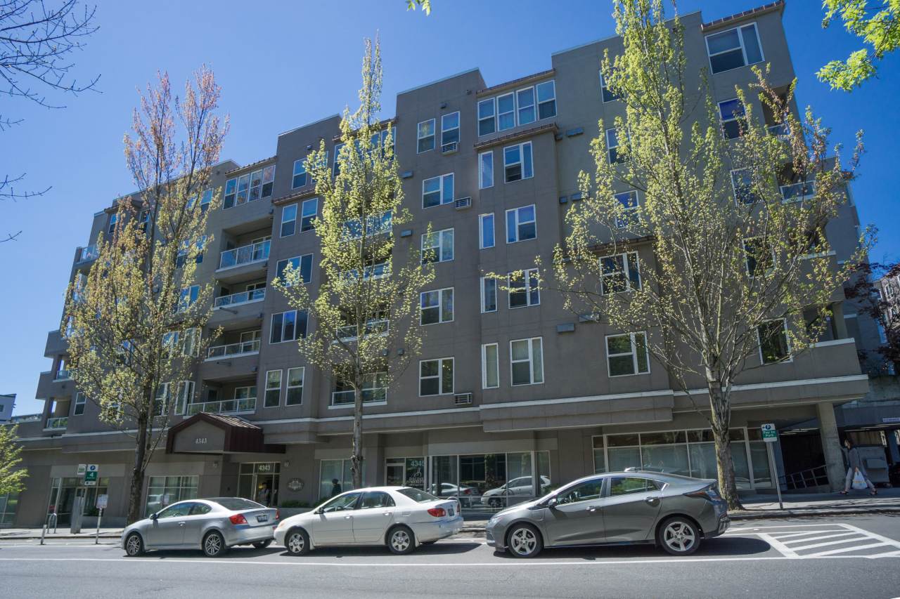 4343 Roosevelt Way NE Unit 305 - 1