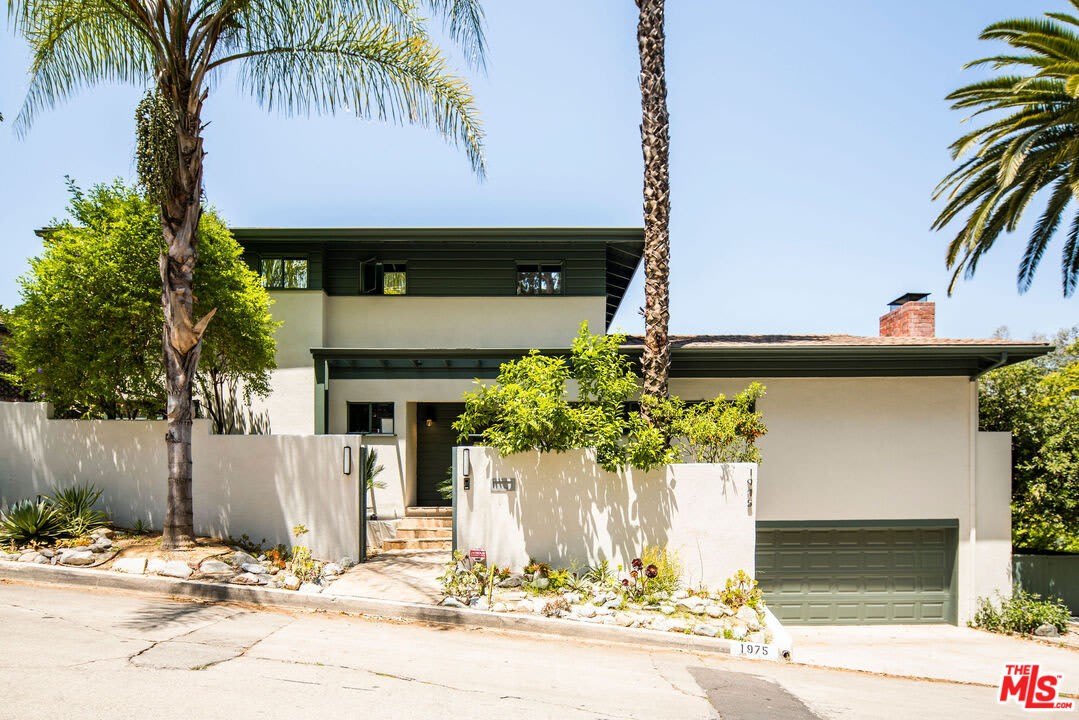 1975 Micheltorena St