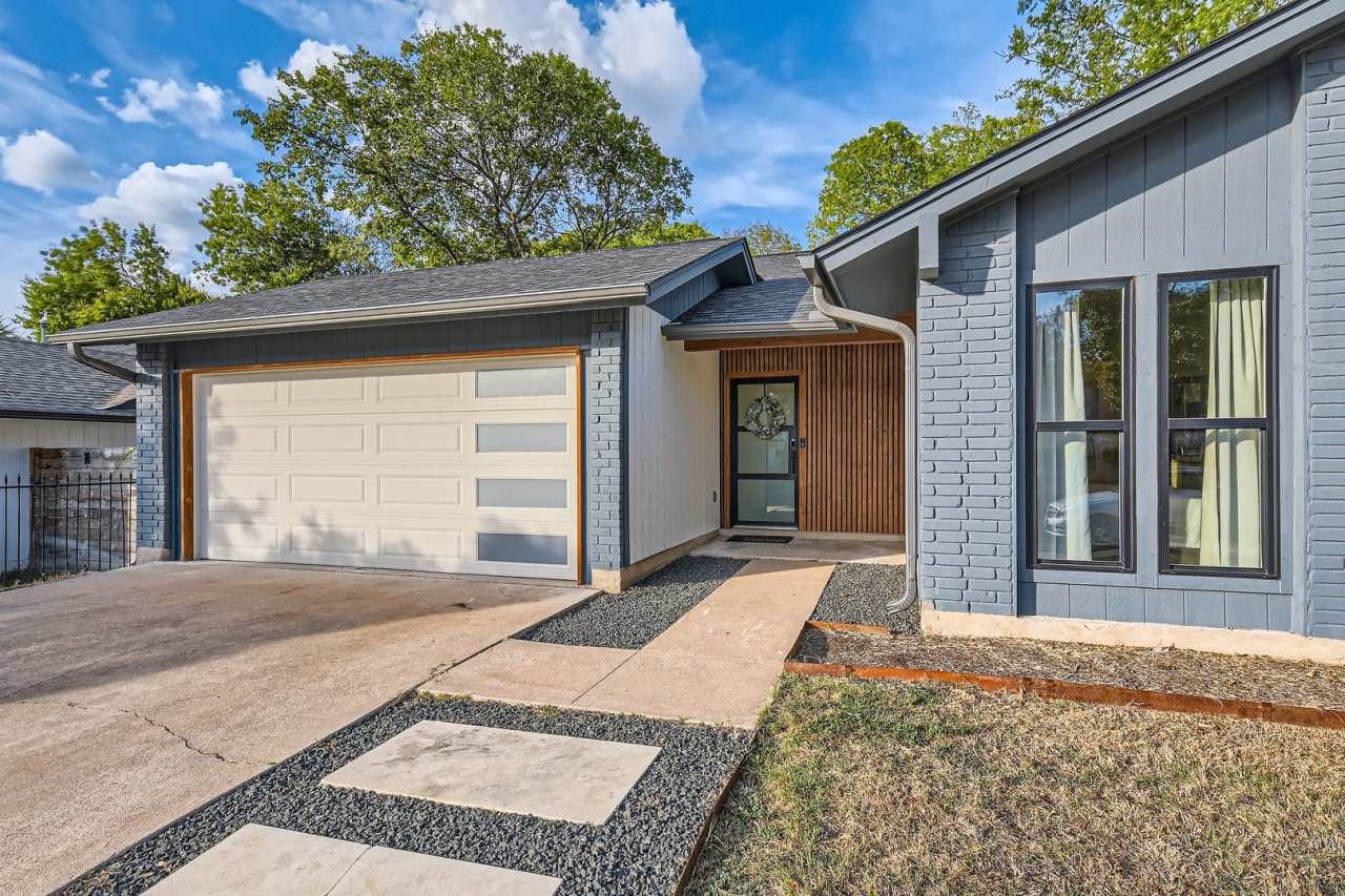 Welcome to your dream home in the heart of Austin!