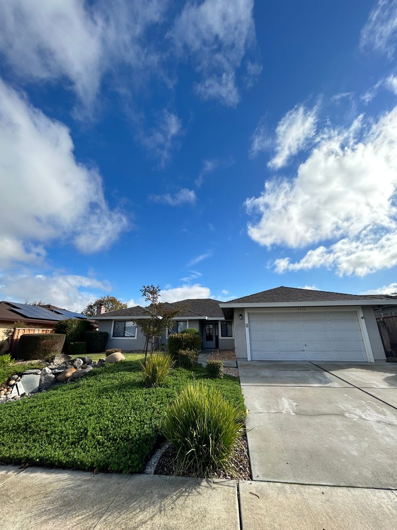 3 Bedroom, 2 Bathroom Family Home