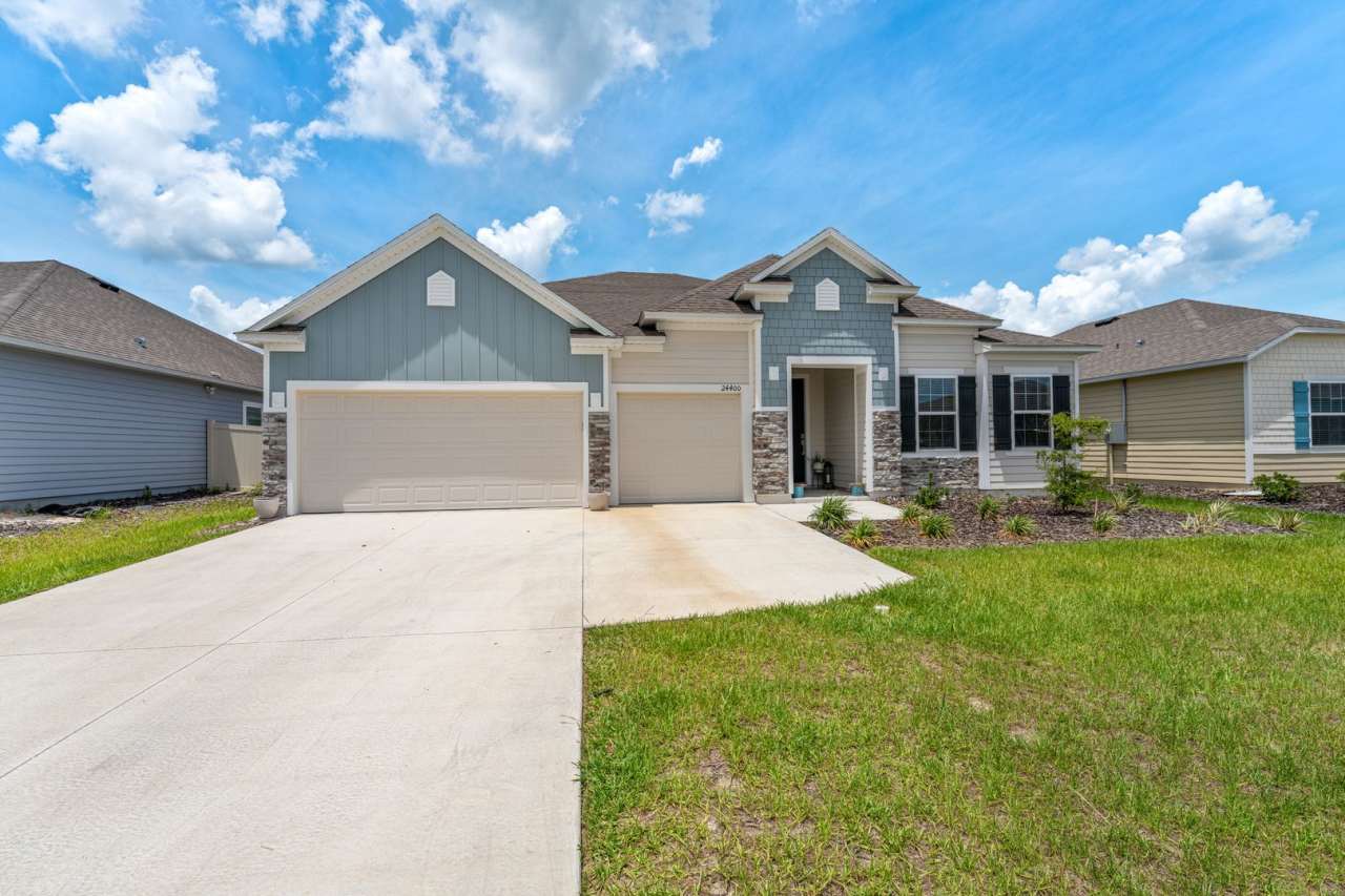 Luxurious Nearly-New 4-Bedroom 3-Bathroom Home in Avalon Woods, Newberry, FL