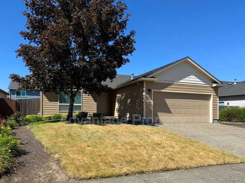 1785 Cougar Ave SW