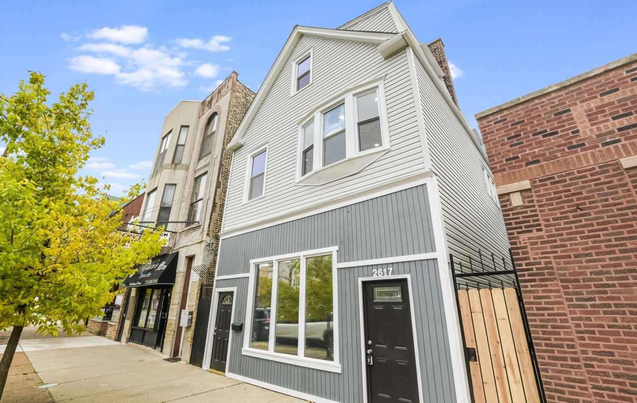 2617 W Fullerton Avenue