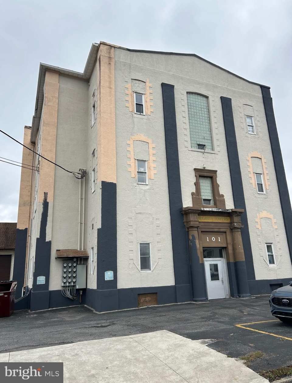 101 PINE Street unit: Apt 1