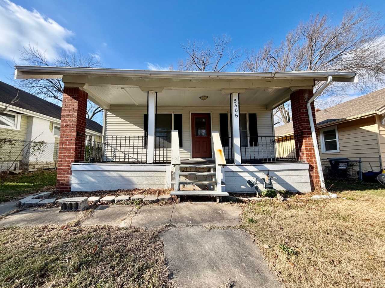 Spacious 2-Bedroom + Den Home with Ample Parking  Backyard!