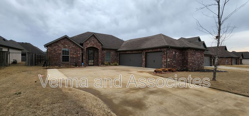 3200 SW Hazelnut Ave