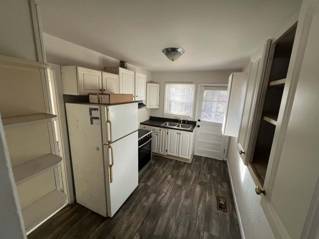 Charming 3-Bedroom Single Family Home – Modern Upgrades  Prime Location!