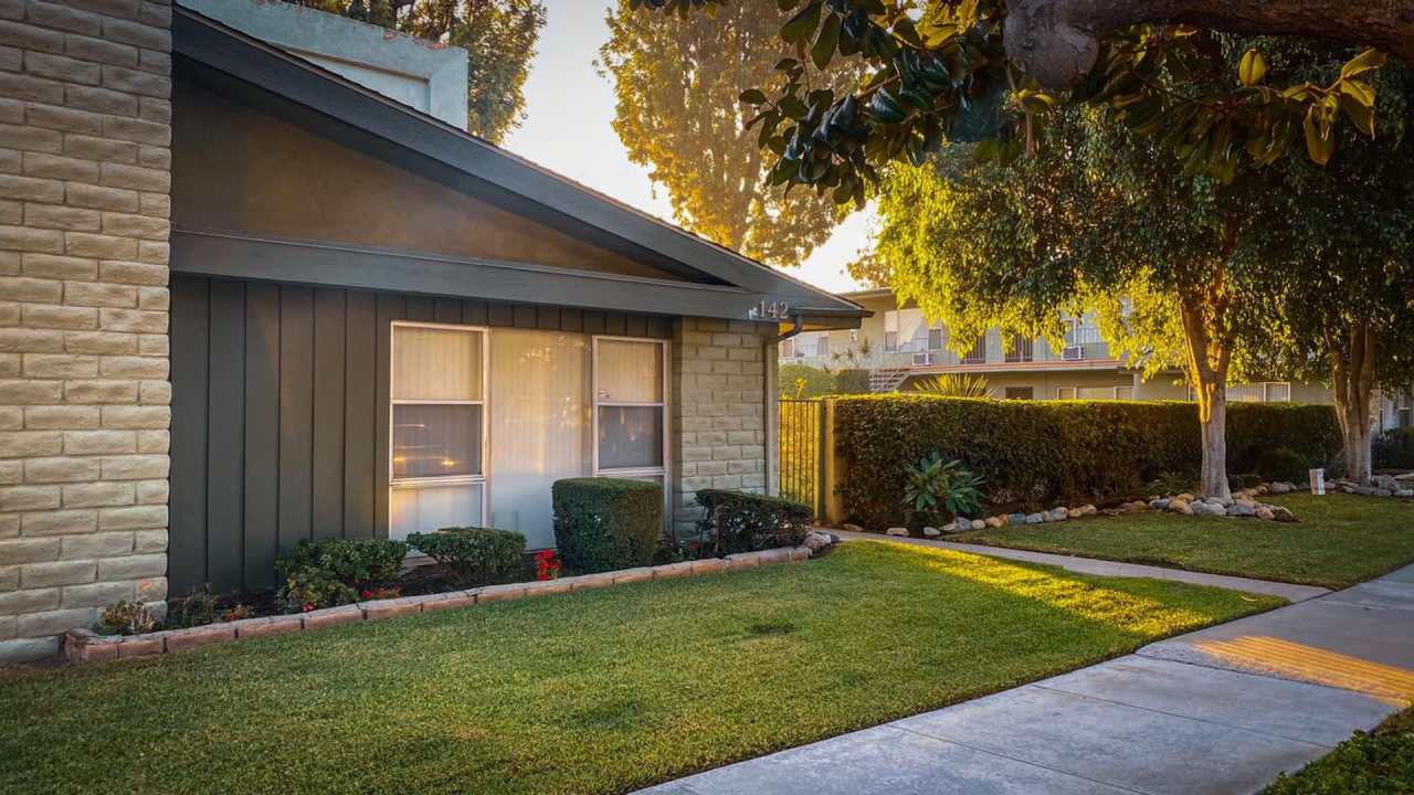 Harvard Apartments (146)