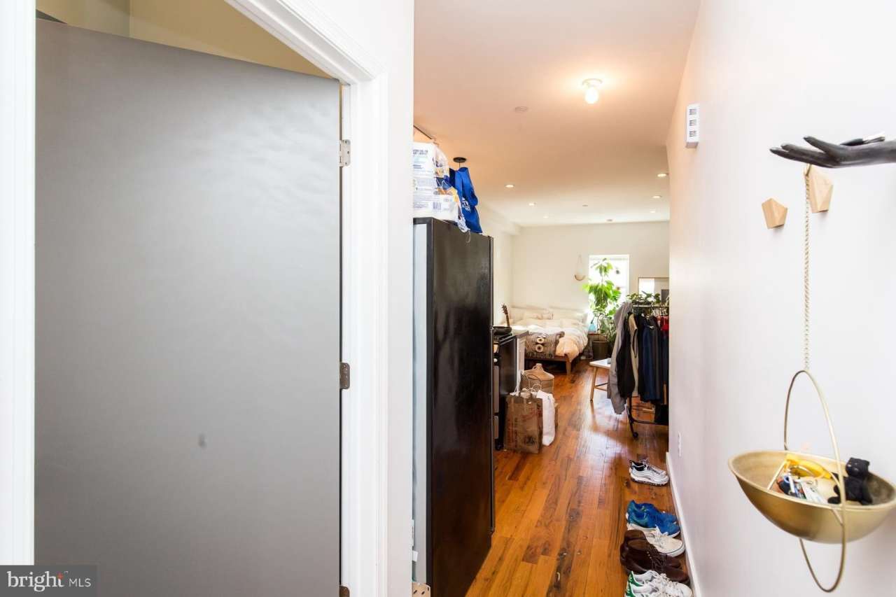 2049 E SUSQUEHANNA AVENUE