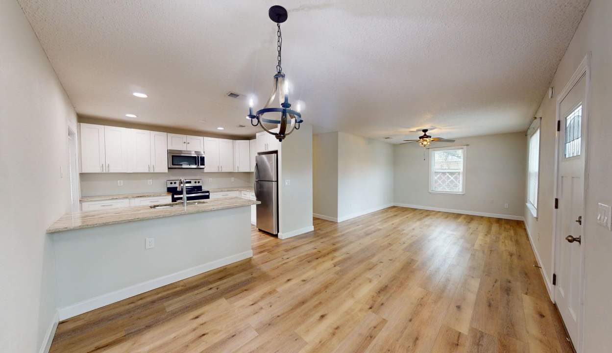 Charming 4-bedroom, 2-bathroom home located less than 1.5 miles from the ocean in Atlantic Beach!