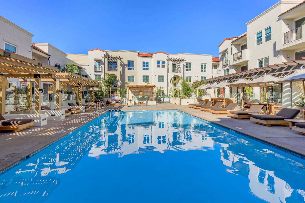 Eddy Redondo Residences