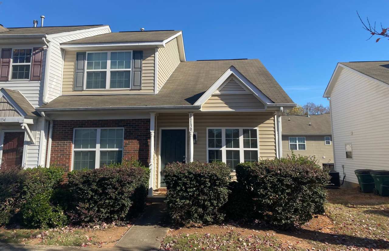 Master-on-Main End-Unit Townhome in Back Creek Villages!