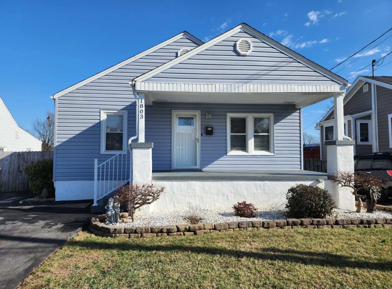 2 Bedroom / 1 Bath Updated House Bristol TN