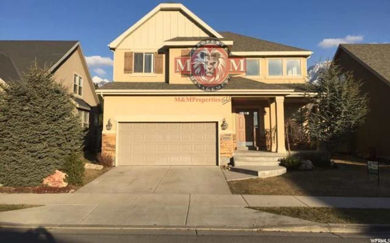 Beautiful 4 Bd 2.5 Bath Home in Sandy