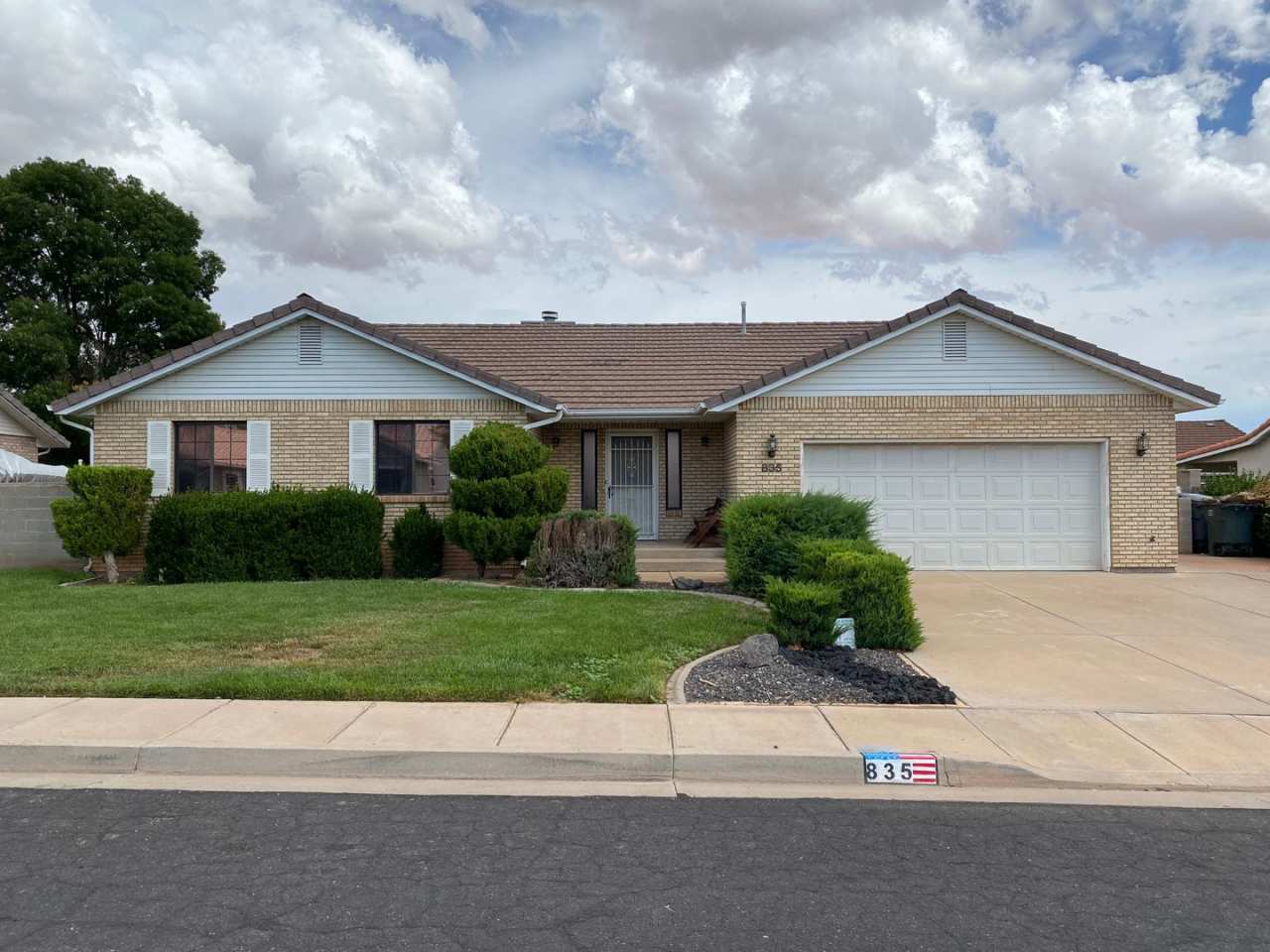 3 bed 2 bath in nice neighborhood