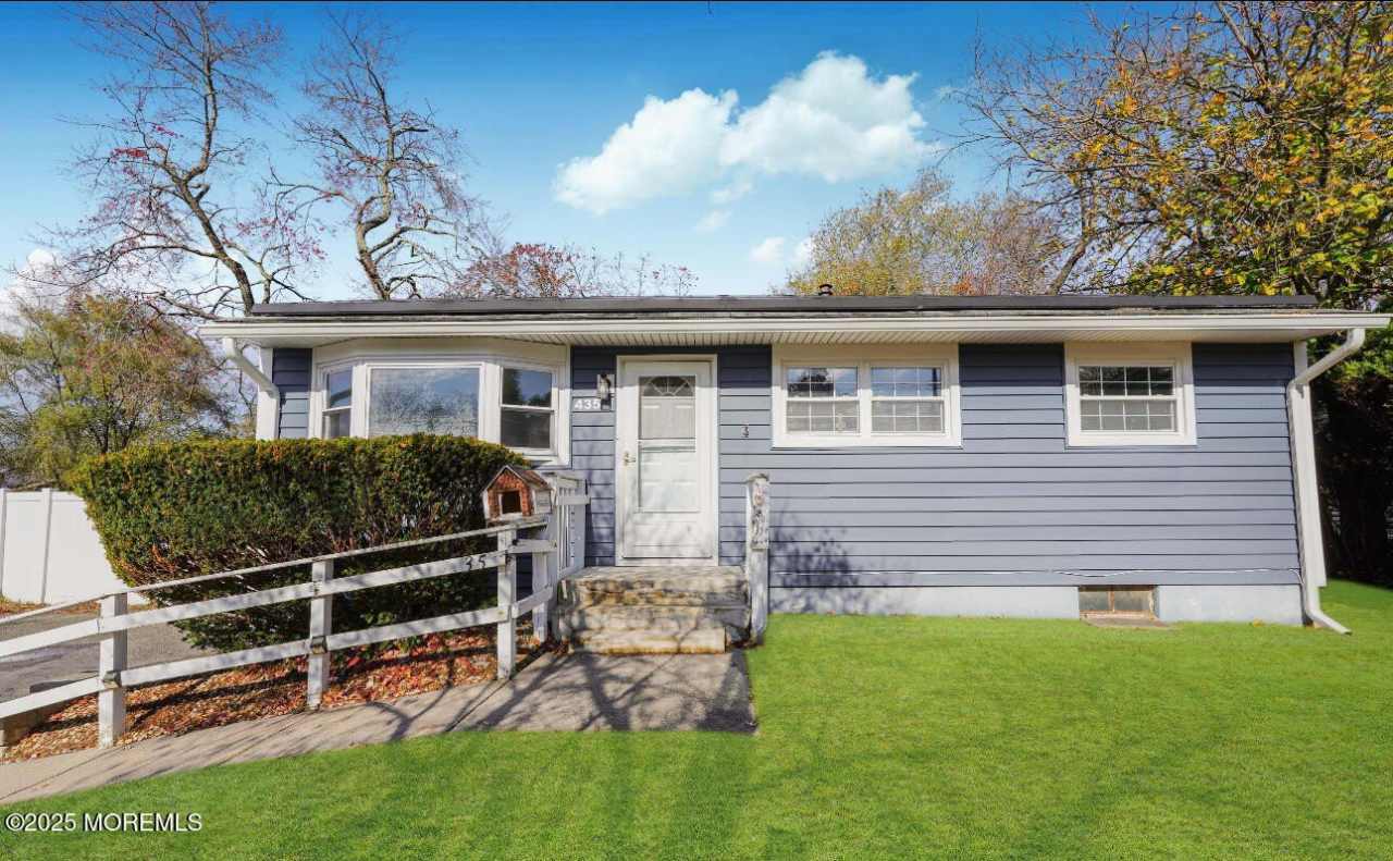 435 Applegate Avenue