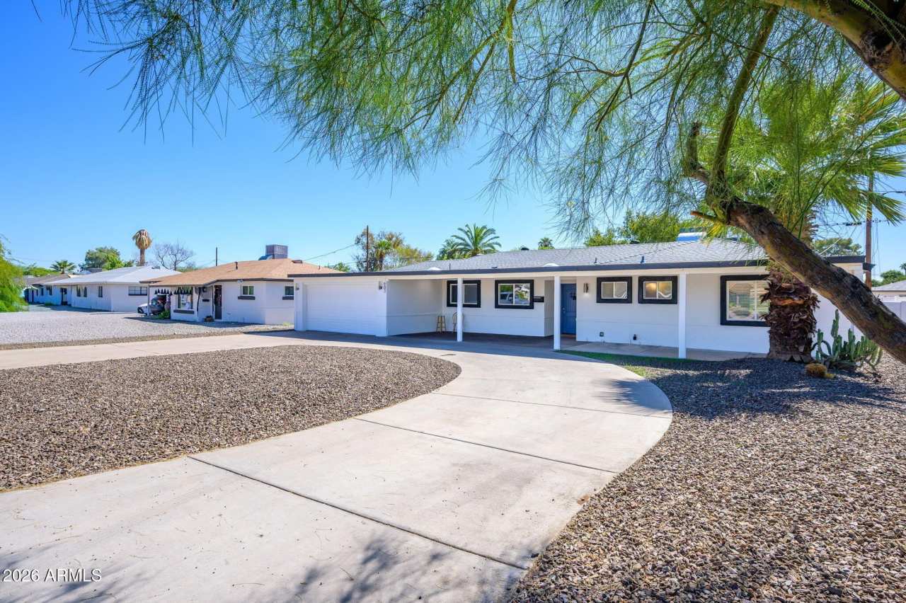 903 W MISSOURI Avenue