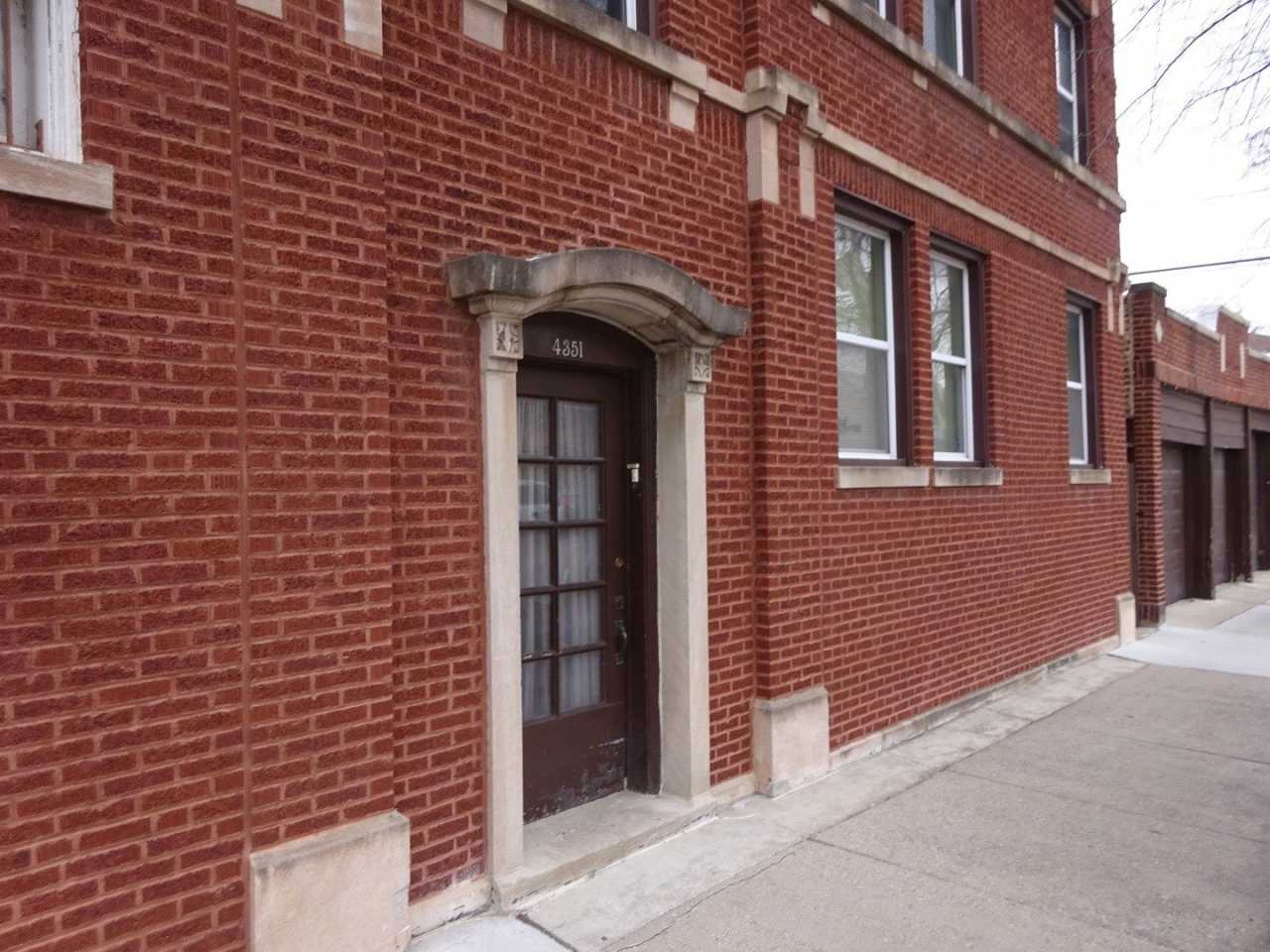 5259 W Montrose Avenue