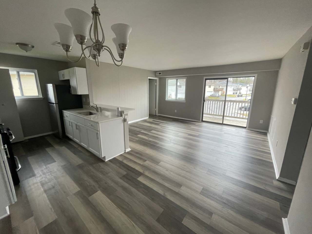 Renovated Condo in Edgewood with Garage!