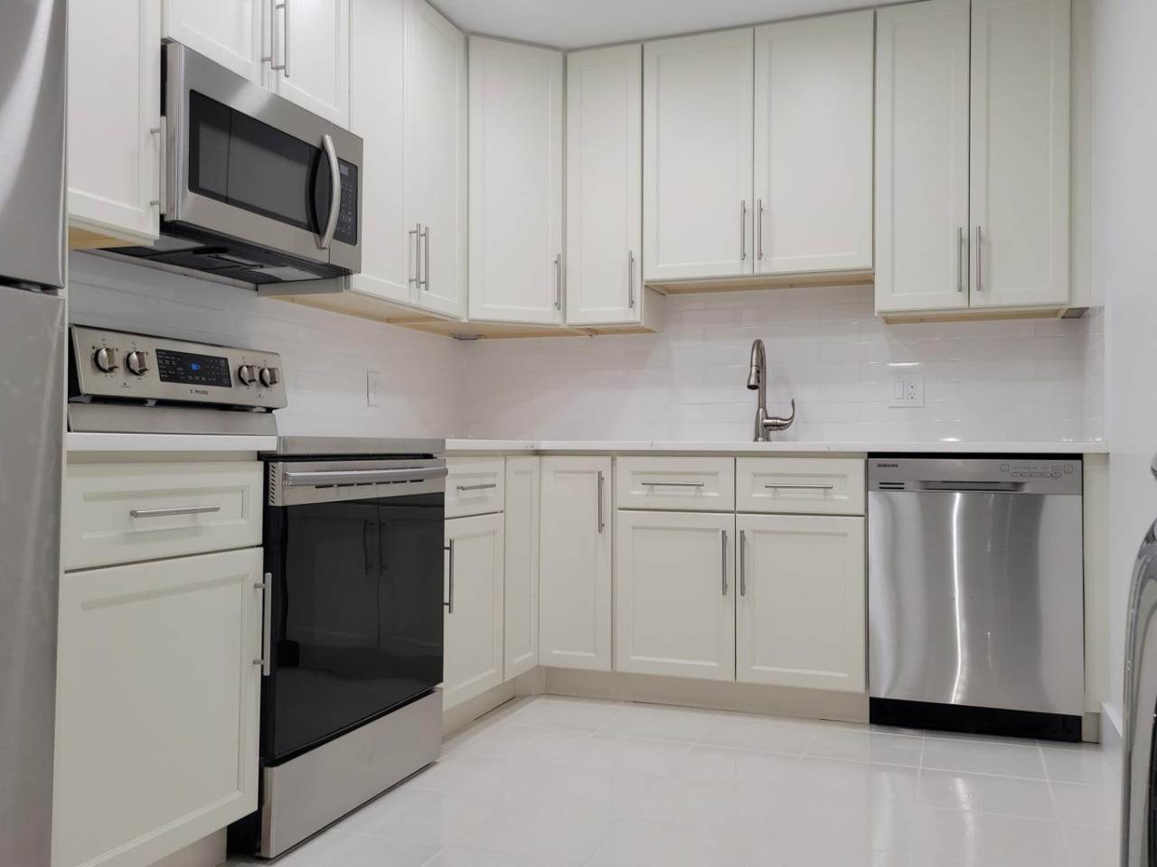 733 Southeast 1st Way