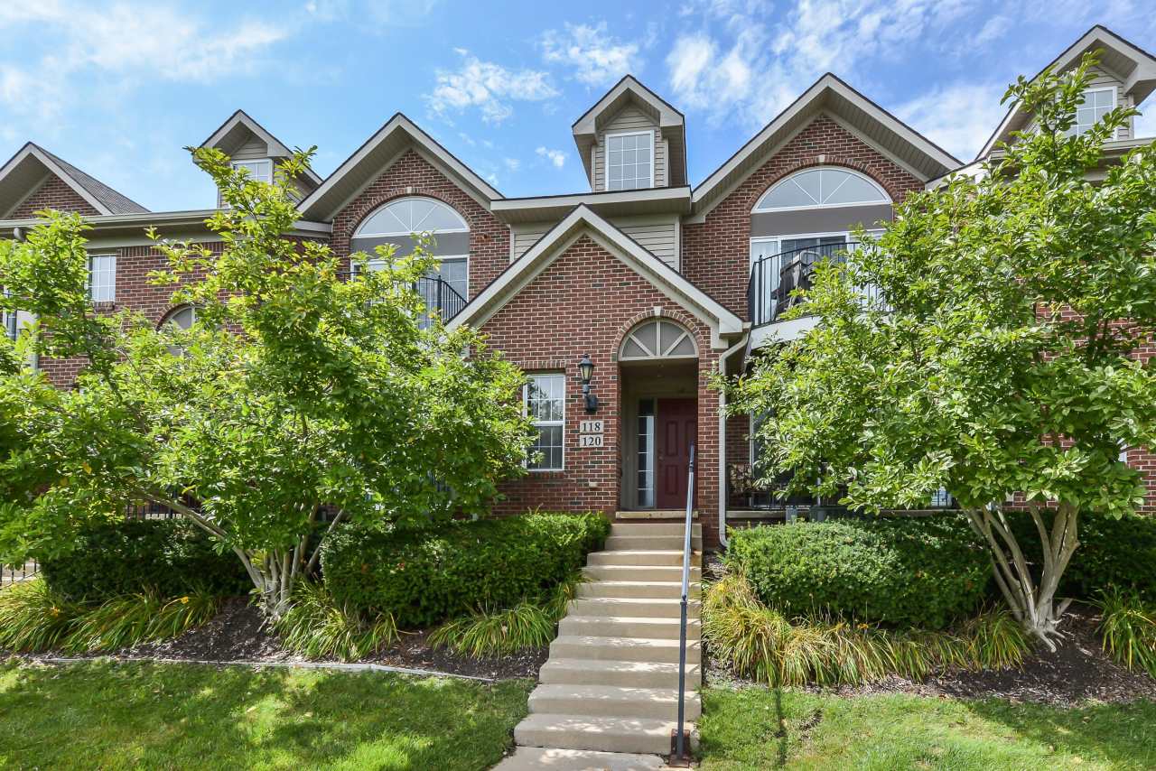 120 W Oakbrook Drive