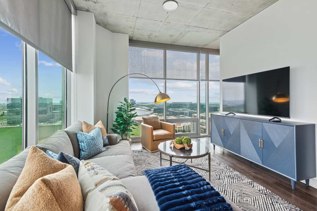 Skyhouse Frisco Station