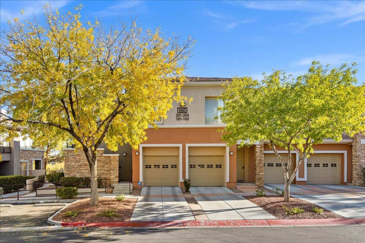Modern Summerlin 2 Bedroom Condo with Garage - Fully Furnished