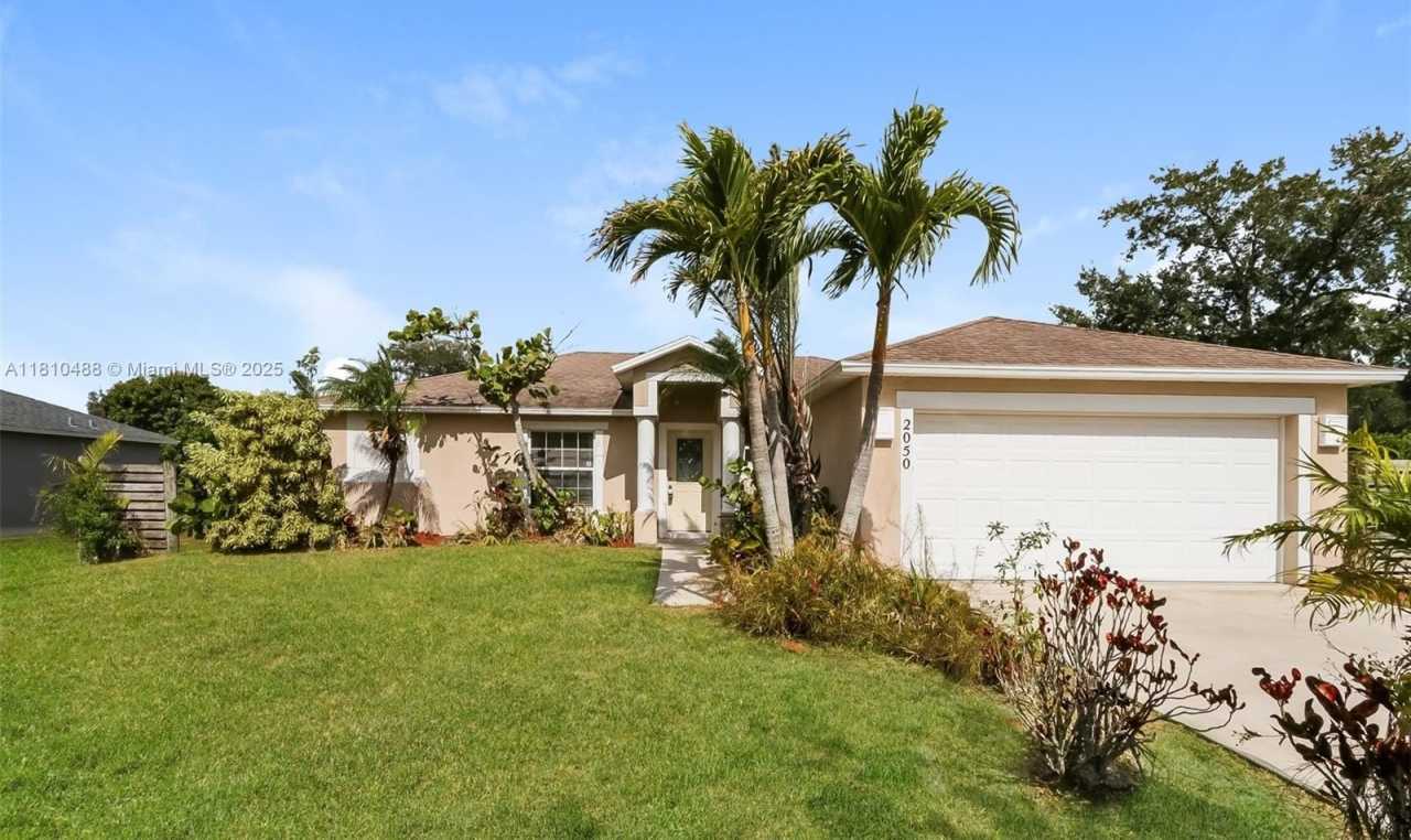 2050 SE Crystal Mist St