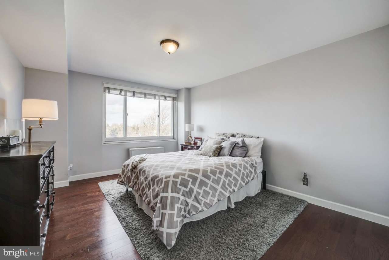 1900 LYTTONSVILLE Road unit: 1105