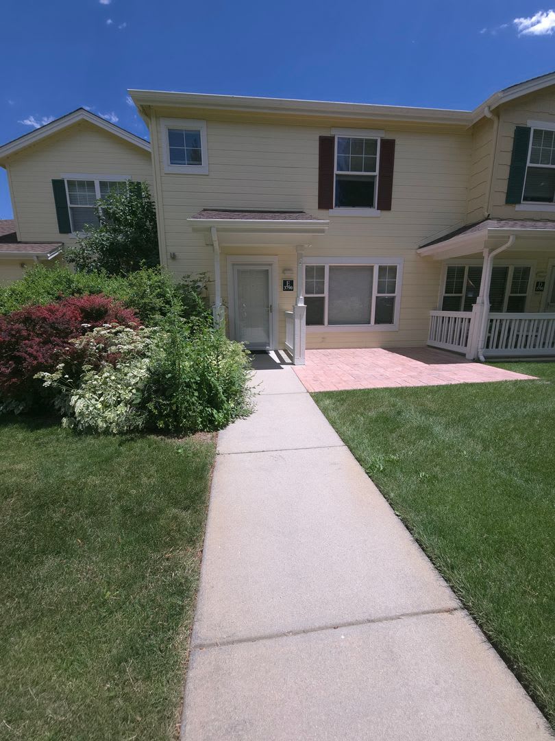 Available Now. Wellman Creek Condo