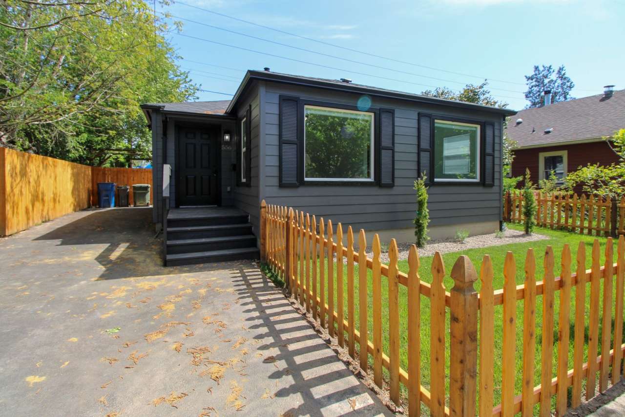 RENT SPECIAL: 1/2 Off First Full Month's Rent with One Year Lease! ~ Statesman 556