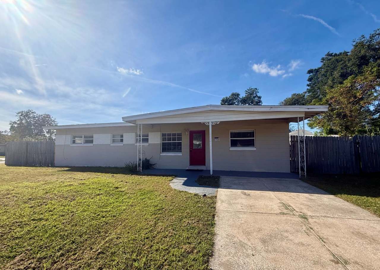 Altamonte Springs Gem! 3BR Home w/ Huge Screened Porch, Fenced Yard  Spacious Layout