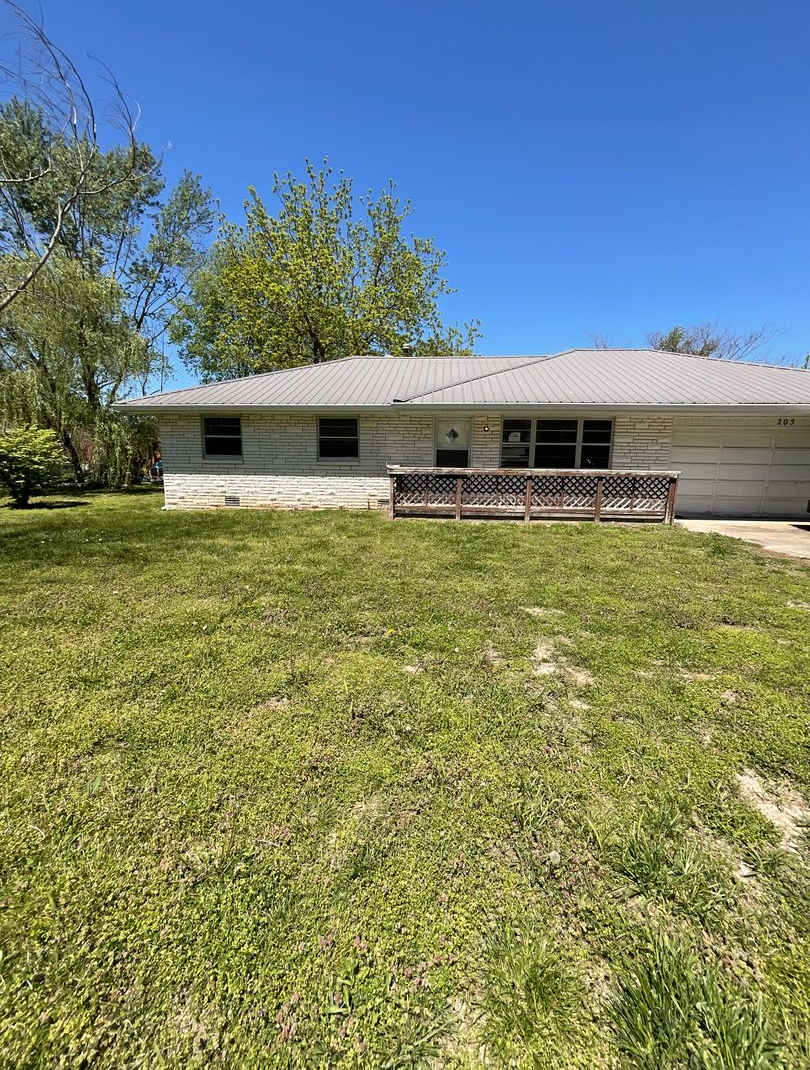 3 bedroom 2 bathroom house for rent