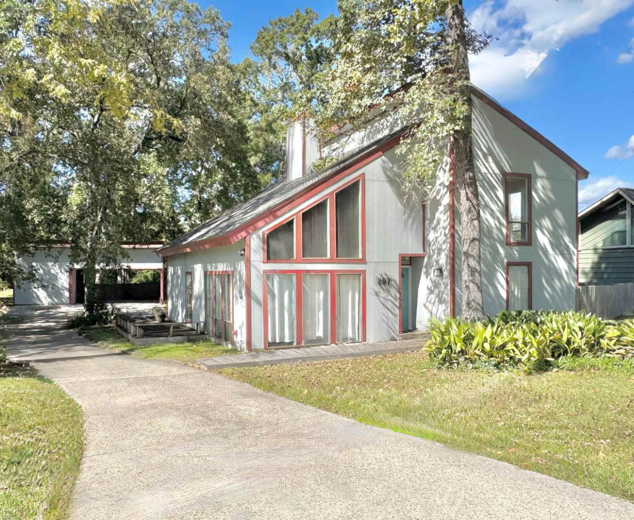 Spacious Baton Rouge Beauty on a Tree-Shaded Lot with Modern Updates