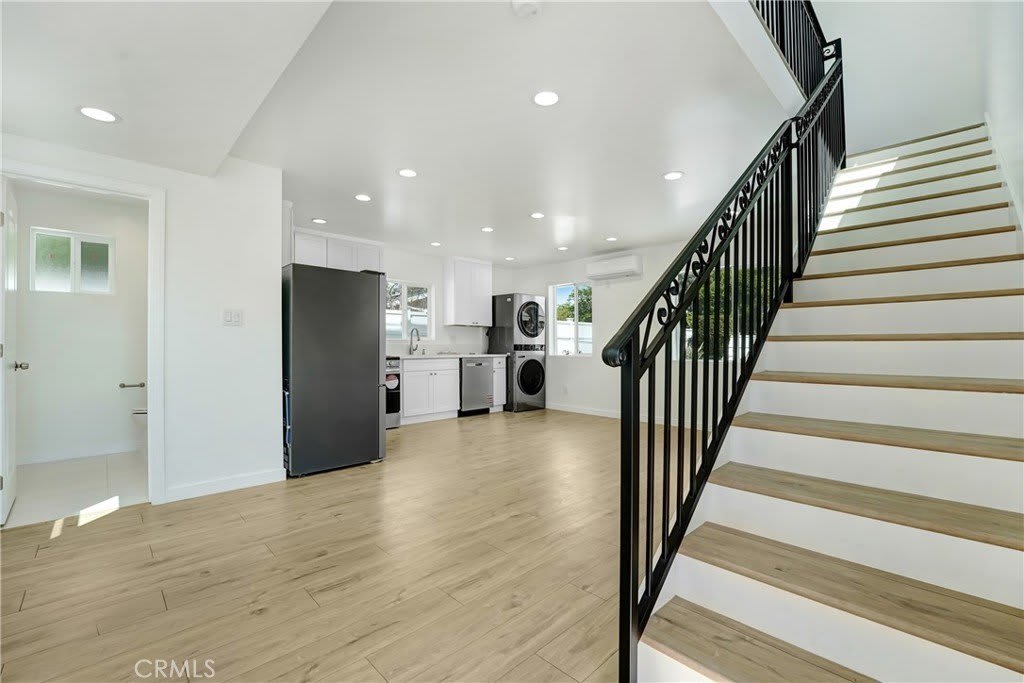 22567 Leadwell Street