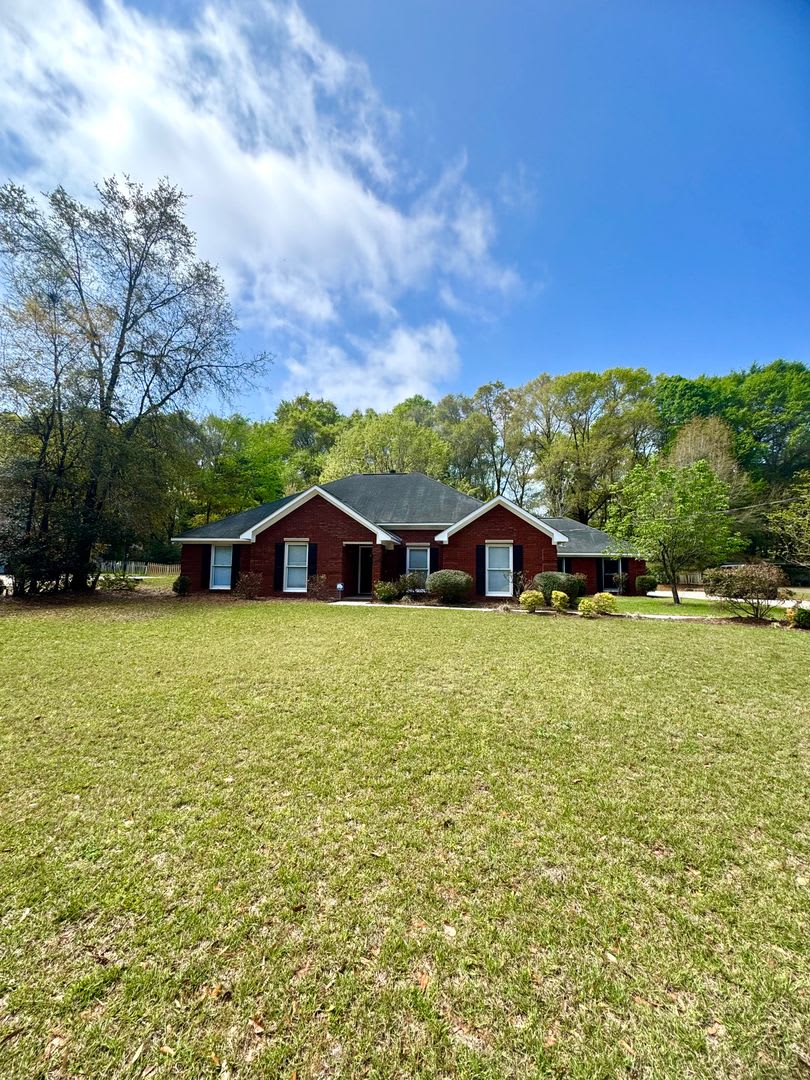 Available NOW - 205 Oak Bluff- Gateway Subdivision