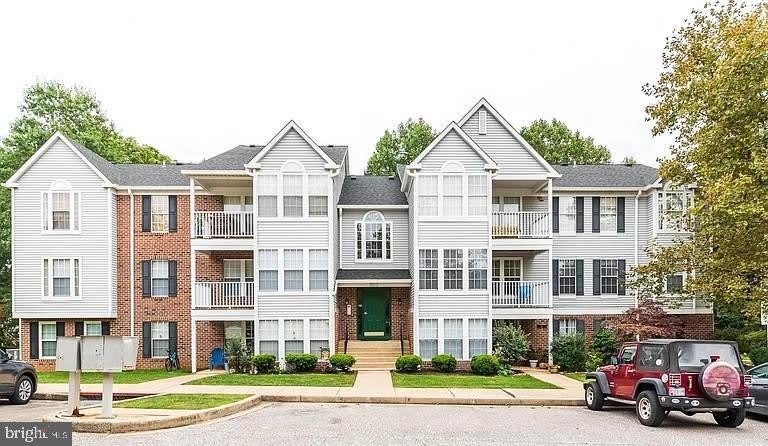 1002 JESSICAS Court unit: F